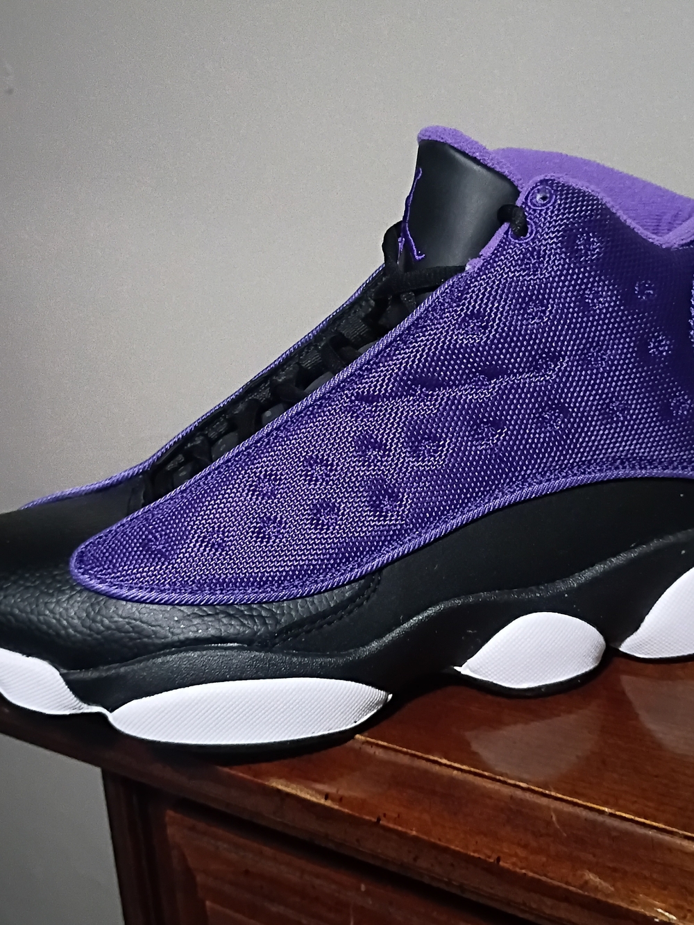 Like New Mens Jordan Purple and Black Retro 13 Sz 10